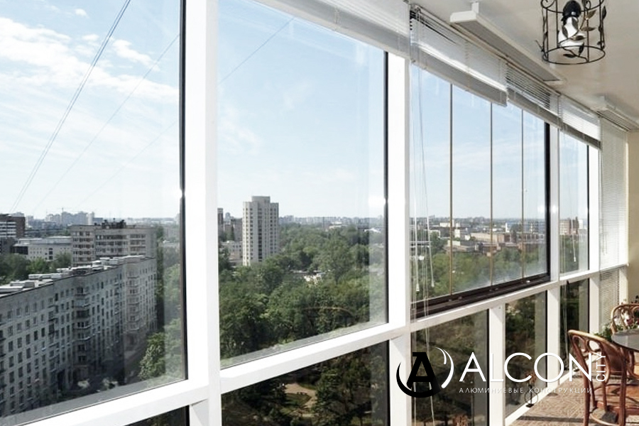 Панорамное остекление балконов в Смоленске