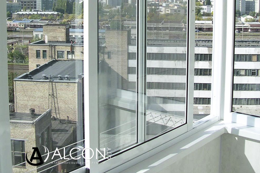 Раздвижные балконные рамы из алюминия в Смоленске